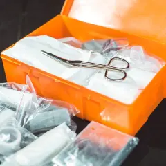 Czy apteczka samochodowa ma termin ważności? Sprawdź, co musisz wiedzieć