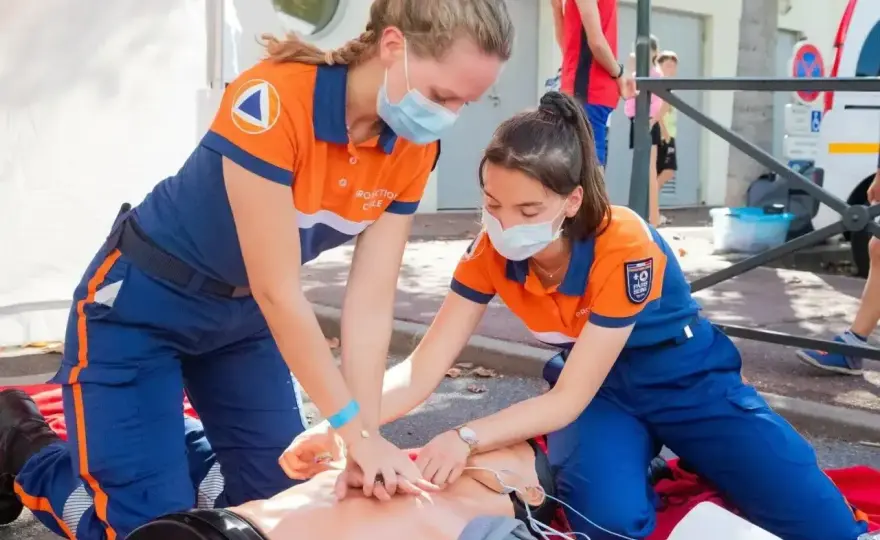 Jak zostać ratownikiem medycznym? Cała droga krok po kroku
